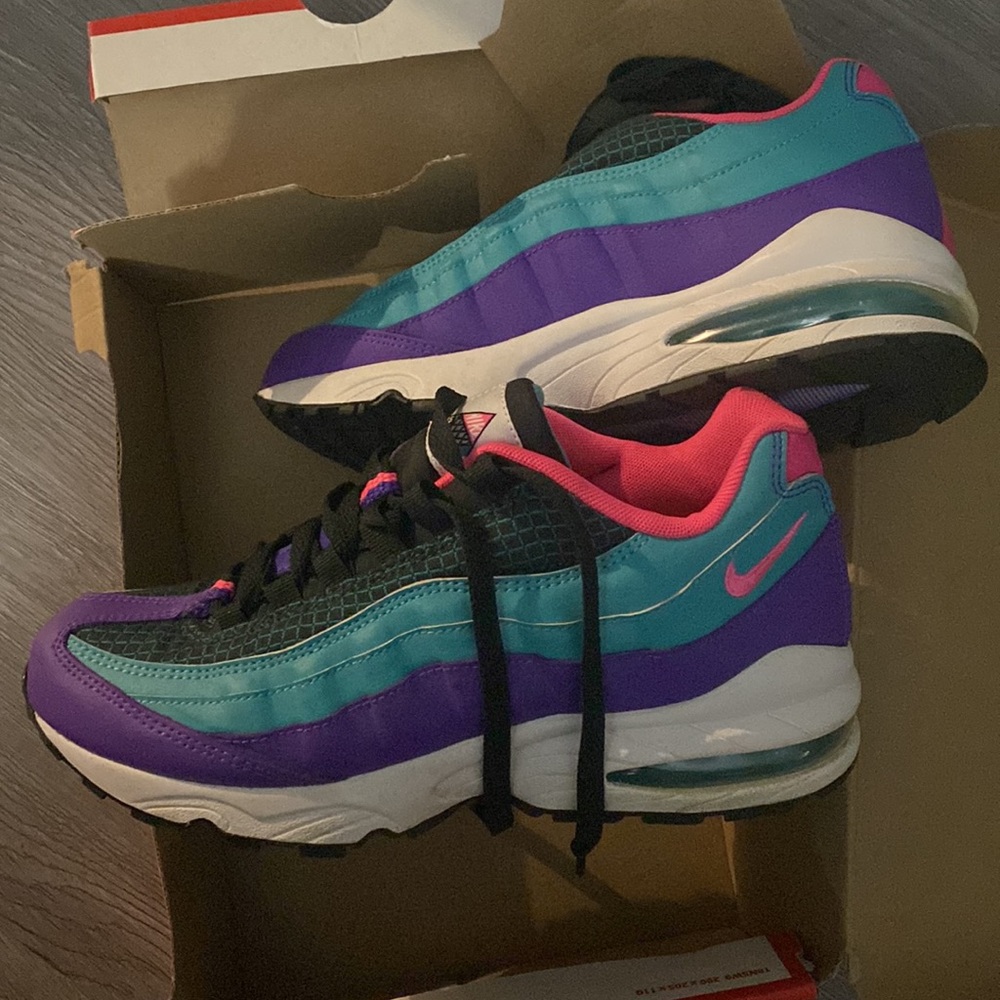 Nike Air max 95 sneakers big kids size 7y